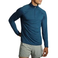 Brooks | Men's Dash 1/2 Zip - Heather Indigo Rush -Cheap Sports Store 211298407 M Brooks Dash12zip frontonbody