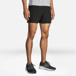 Brooks | Men's Sherpa 5" Short - Black 12 Brooks | Men's Sherpa 5" Short - Black -Cheap Sports Store 211332001 M brooks sherpa5inshort modelfront2