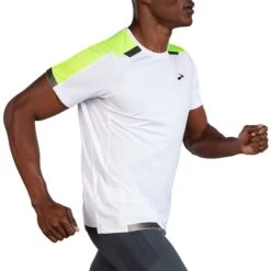 Brooks | Men's Run Visible Short Sleeve -Cheap Sports Store 211409134 M Brooks RunVisibleShortSleeve front