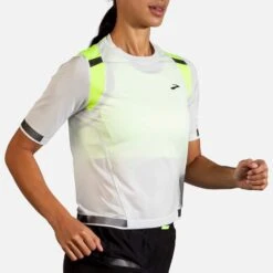 Brooks | Women's Carbonite Short Sleeve -Cheap Sports Store 221495052 F brooks carboniteshortsleeve modelrun