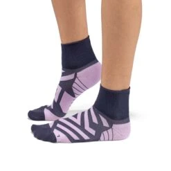 On | Women's Performance Mid Sock -Cheap Sports Store 355.00833 W On PerformanceMidSock side