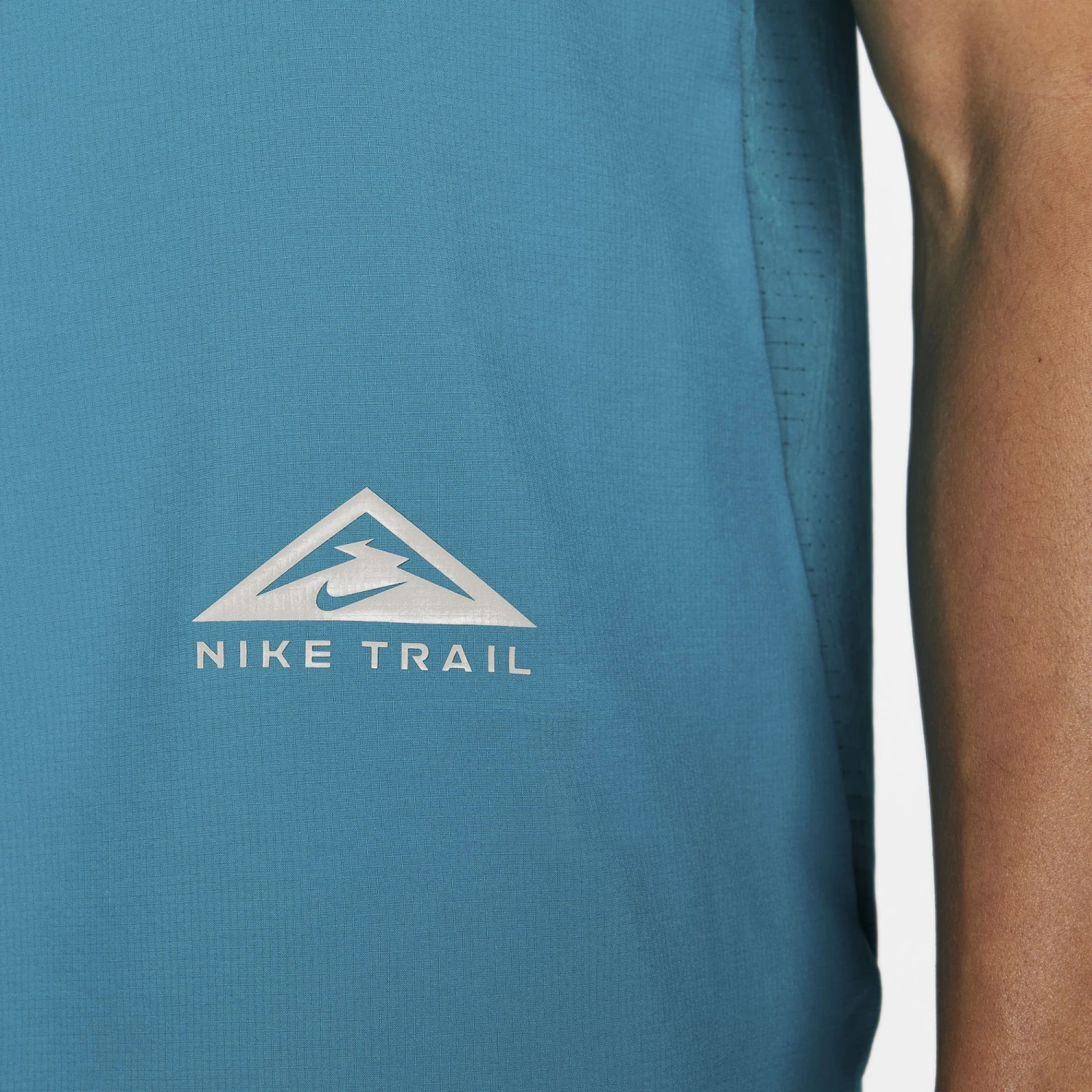 Nike | Men's Dri-Fit Trail Rise 365 SS 8 Nike | Men's Dri-Fit Trail Rise 365 SS - Image 6