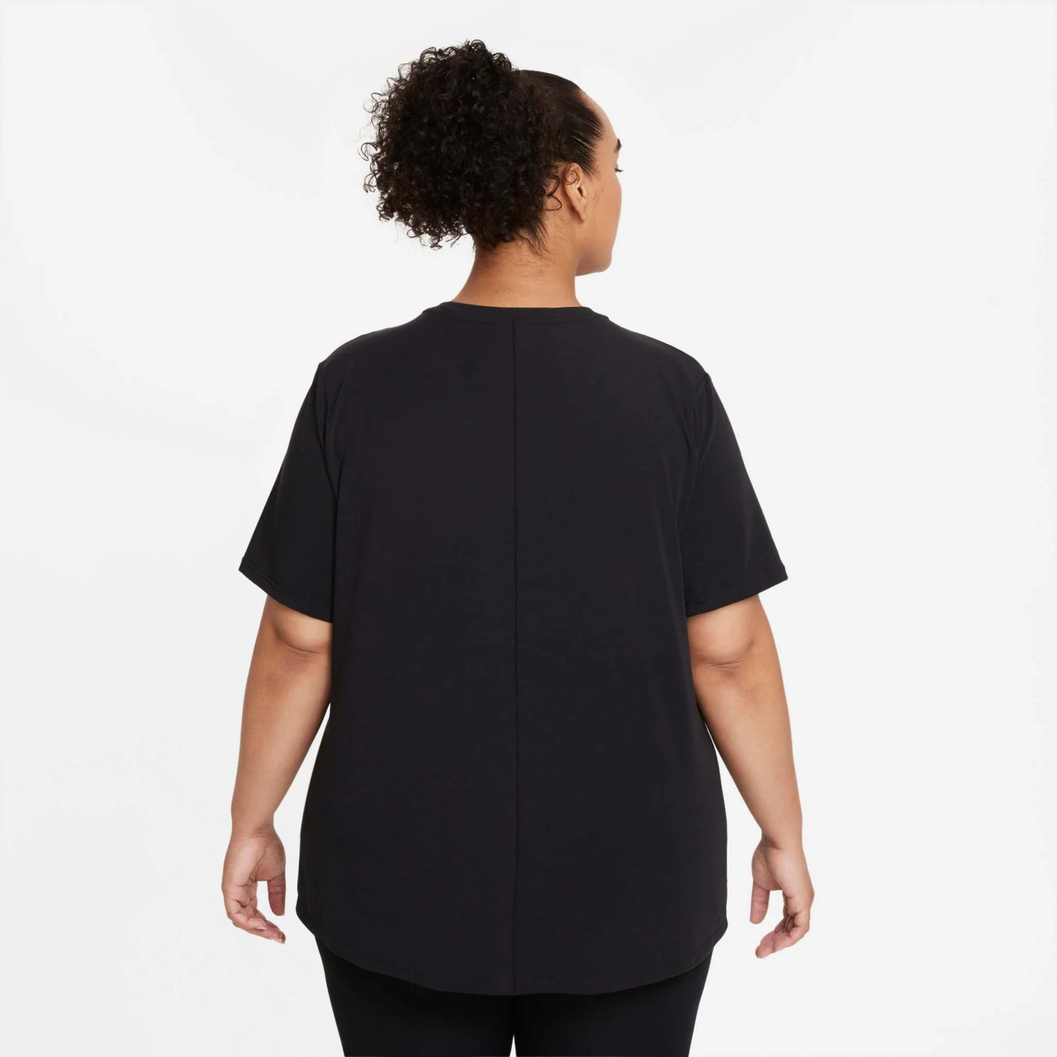 Nike | Women's Dri-FIT ONE Standard Fit Short-Sleeve Top (Plus Size) 4 Nike | Women's Dri-FIT ONE Standard Fit Short-Sleeve Top (Plus Size) - Image 2