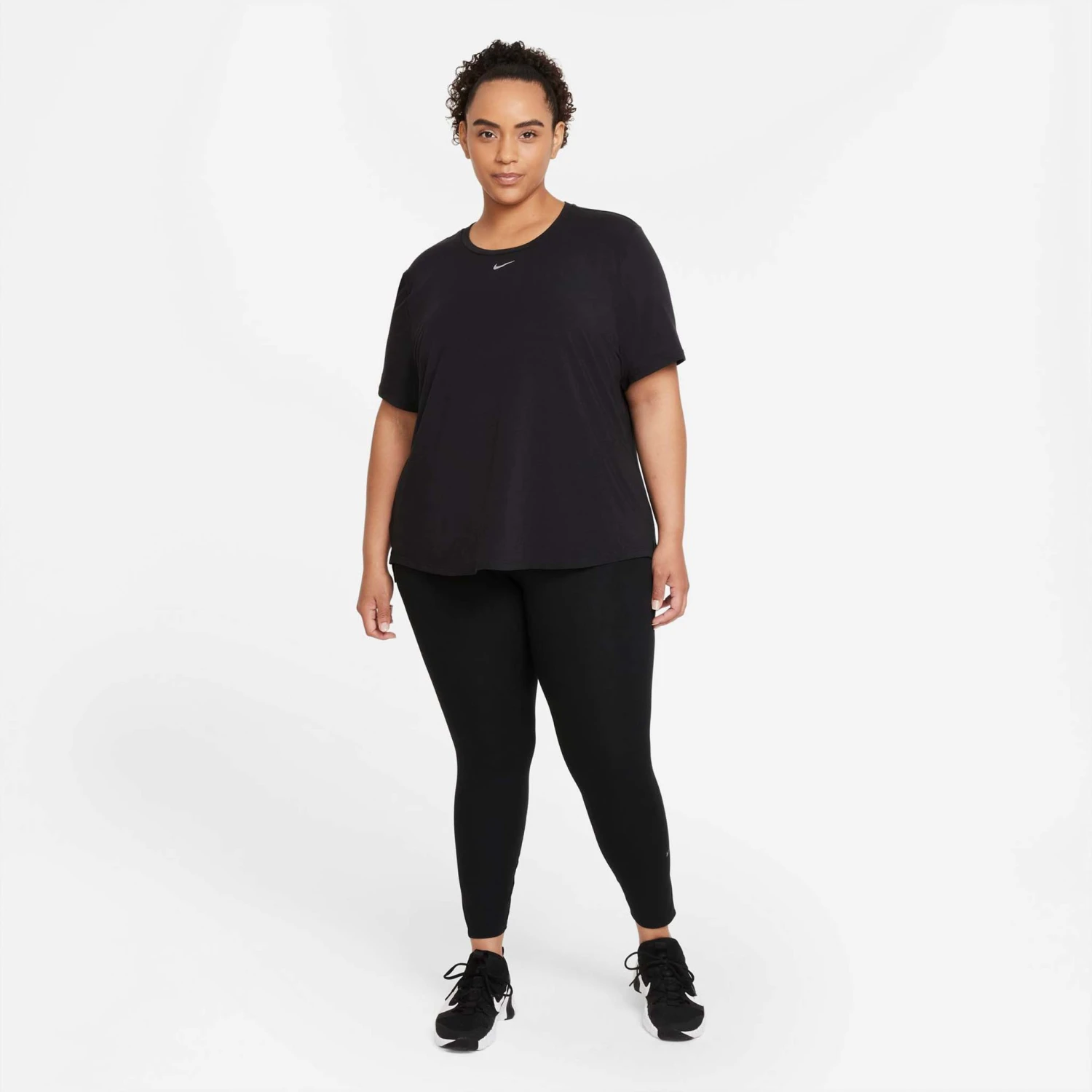 Nike | Women's Dri-FIT ONE Standard Fit Short-Sleeve Top (Plus Size) 5 Nike | Women's Dri-FIT ONE Standard Fit Short-Sleeve Top (Plus Size) - Image 3