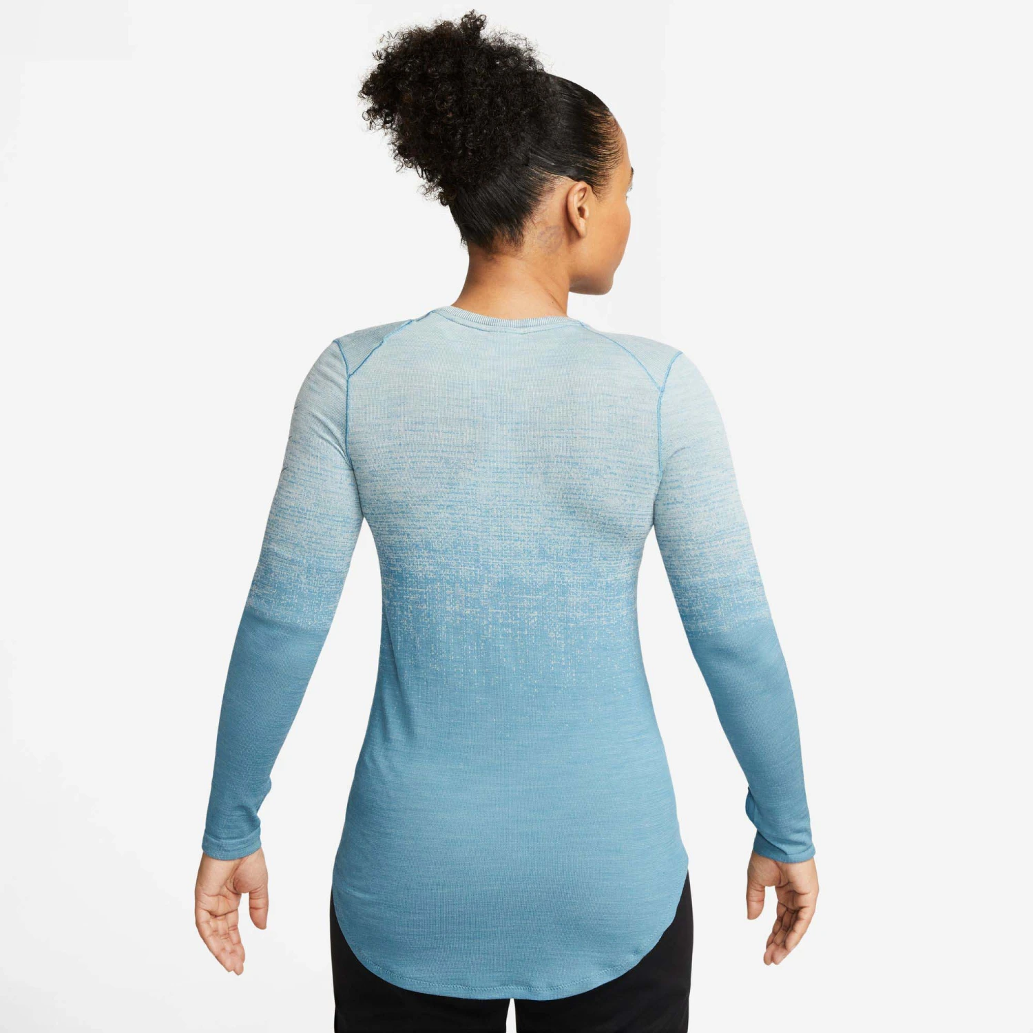 Nike | Women's Dri-FIT ADV Run Division Long-Sleeve Running Top - Light Silver 5 Nike | Women's Dri-FIT ADV Run Division Long-Sleeve Running Top - Light Silver - Image 3