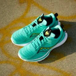 Saucony | Women's Kinvara 13 Running Shoes 14 Saucony | Women's Kinvara 13 Running Shoes -Cheap Sports Store Kinvara13 Female LifestyleImagery2